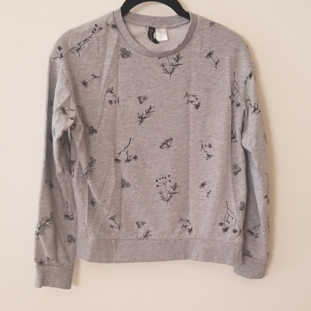 2/$16💎Divided Lightweight Sweatshirt